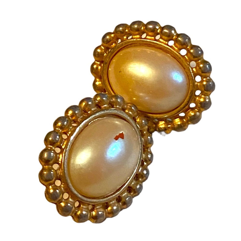 🌟🔥 BOGO Sale🔥🌟 Vintage gold and pearl earrings